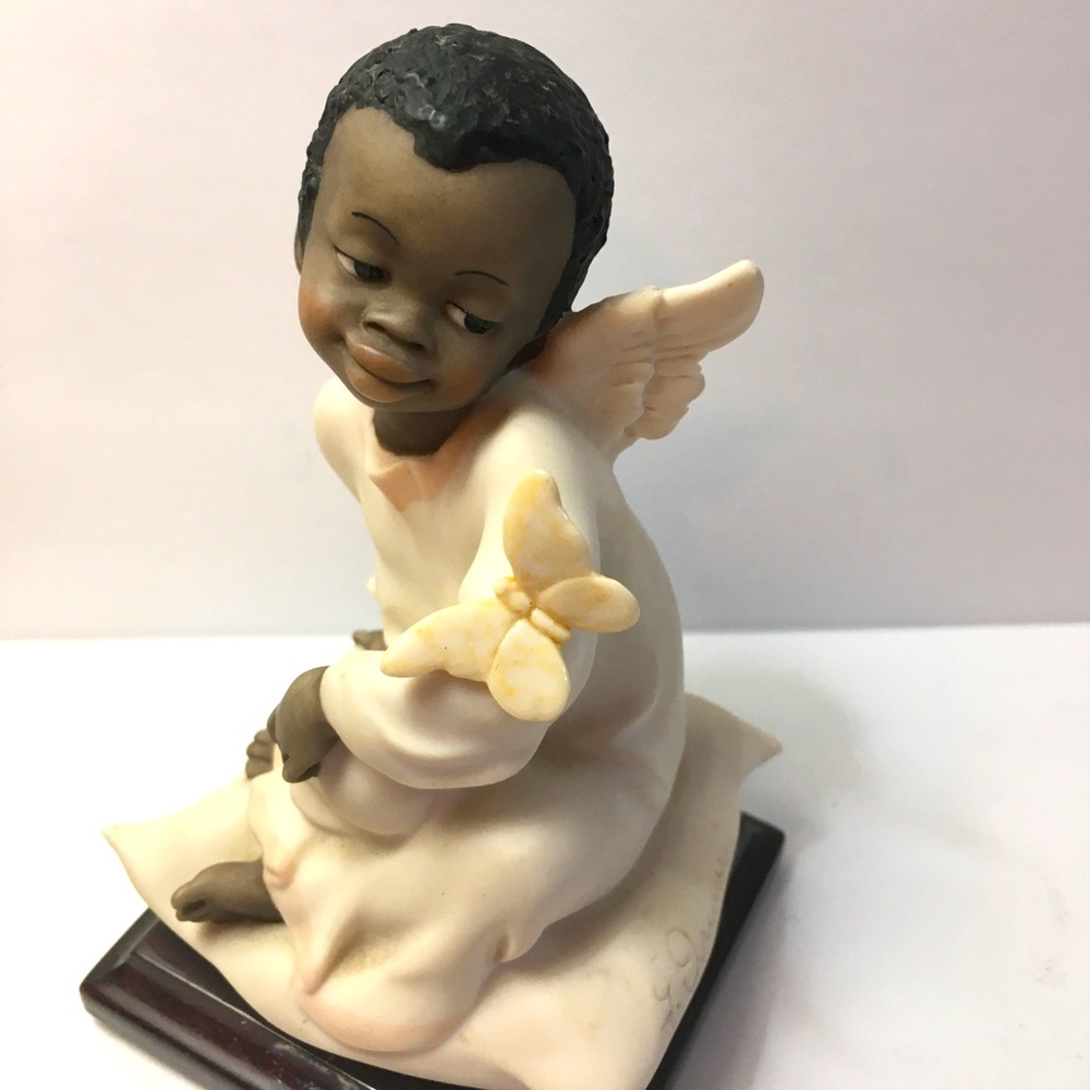 Giuseppe Armani Angel with butterfly Capodimonte